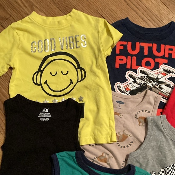 Pack of 2/3 tops. 7 tanks and 2 tees. - Picture 3 of 4